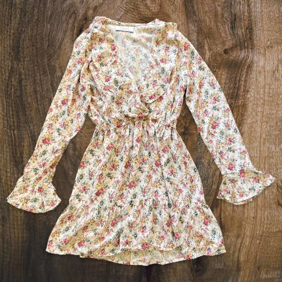 AUGUSTE DRESS FLORAL BELL SLEEVE BOHO DRESS - Picture 4 of 5